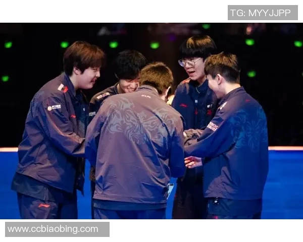 赛后分析：JDG与FPX对决中的战术博弈与实力较量