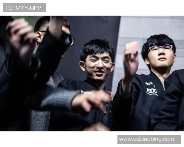 赛后复盘：EDG与FPX对决中的战术意识与团队配合分析